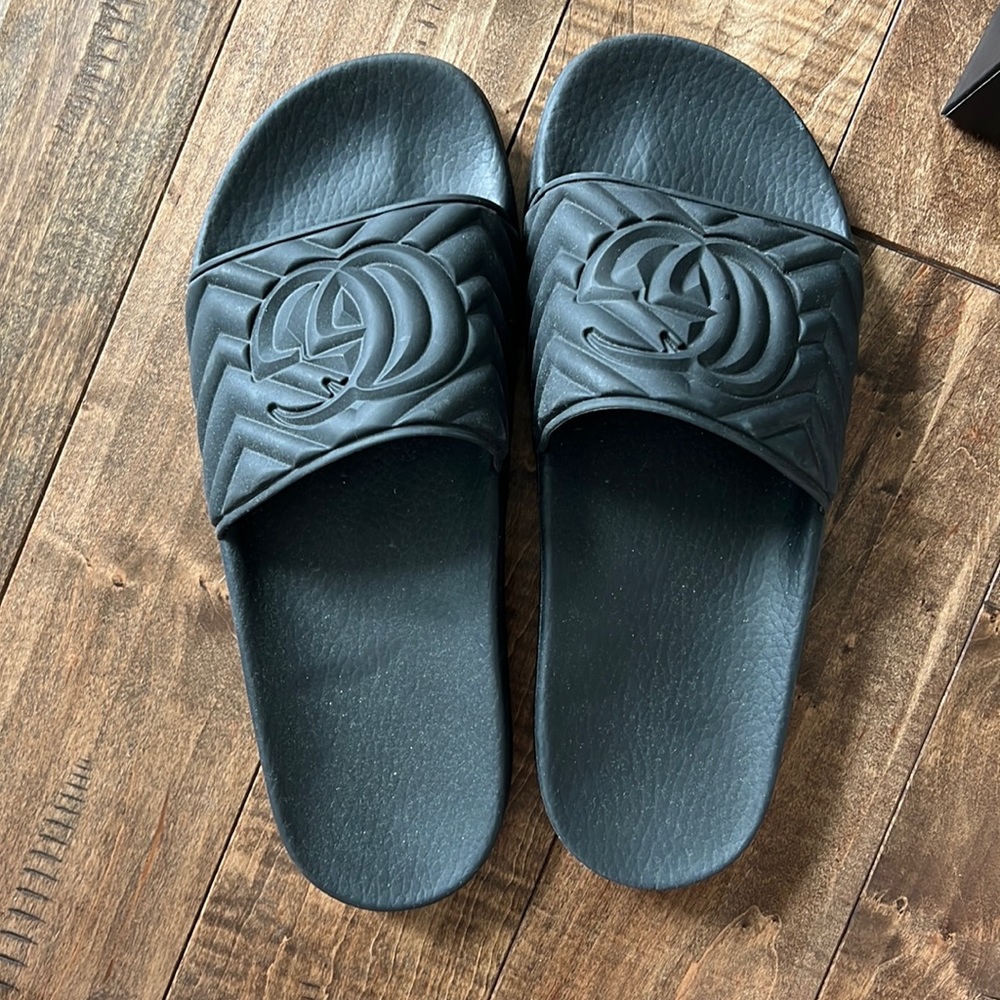 Gucci slide sandals, perfect condition